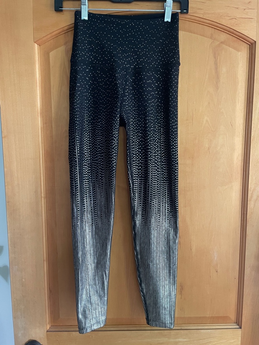 Beyond Yoga Black and Gold Ombre Dot Leggings Small